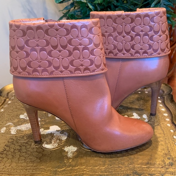 Authentic COACH Boot - Picture 1 of 5